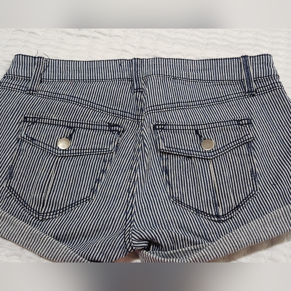 Forever 21 Stripe Denim Shorts Size 26 - Picture 3 of 13